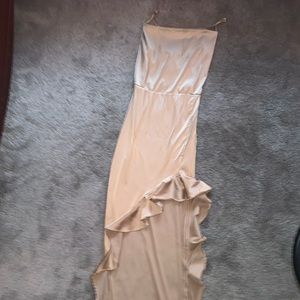 selling my homecoming dress from pretty little thing